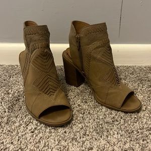 Universal Thread PeepToe Booties